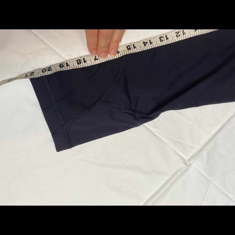 Lululemon leggings black capri MTVN motivation size 2 A030122 - Picture 3 of 6
